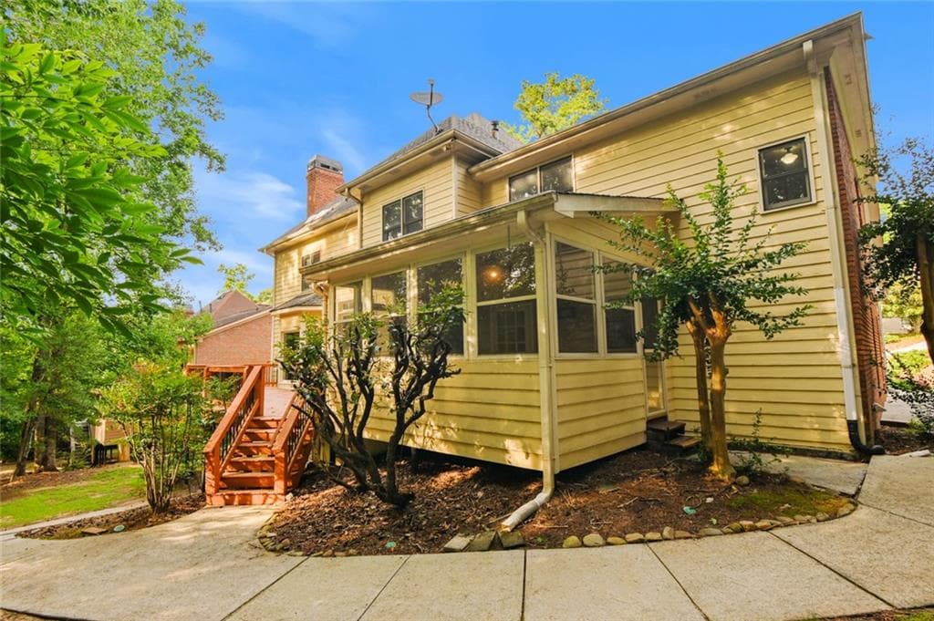6 bedroom, 5 bathroom, 3,189 sq ft single family residence for sale at 5415 Hampstead Way, Duluth, GA 30097 — photo 4