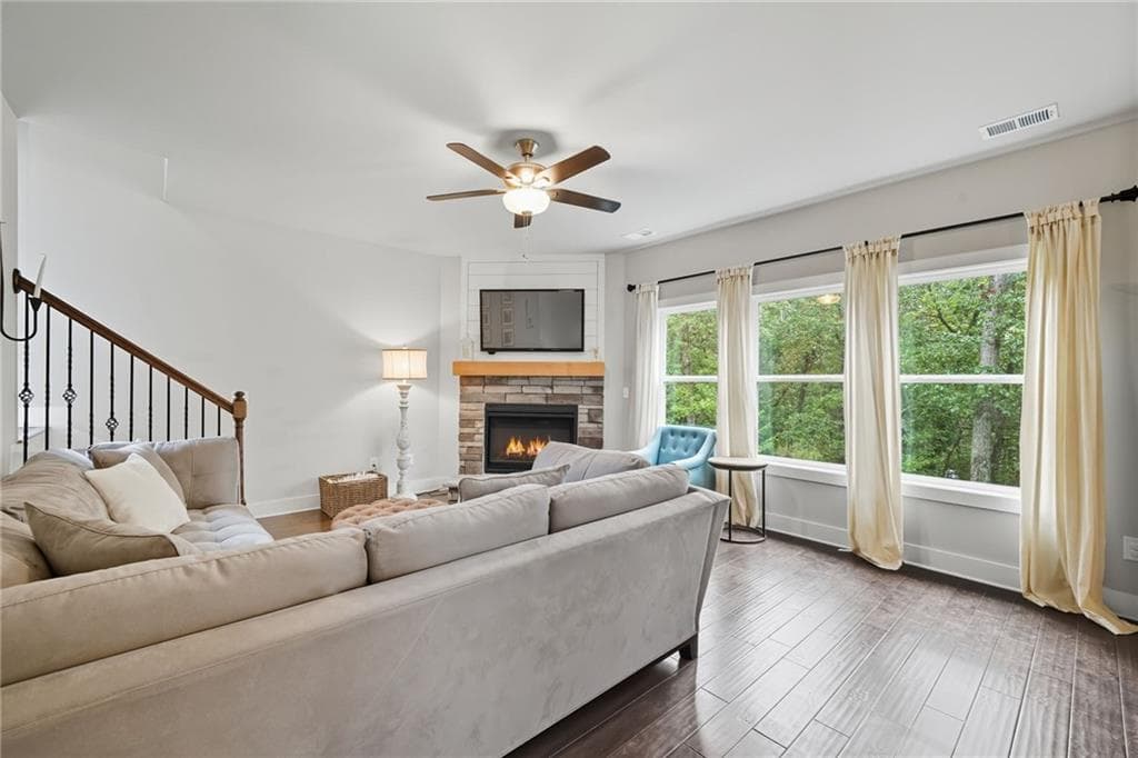4 bedroom, 3 bathroom, 2,665 sq ft single family residence under contract at 8514 Mcbride Lane, Gainesville, GA 30506 — photo 5