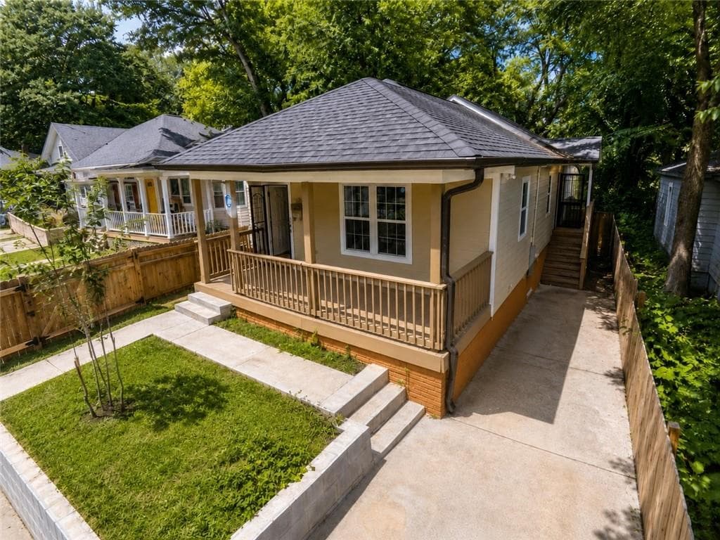 3 bedroom, 2 bathroom, 1,134 sq ft single family residence sold at 888 Coleman Street, Atlanta, GA 30310
