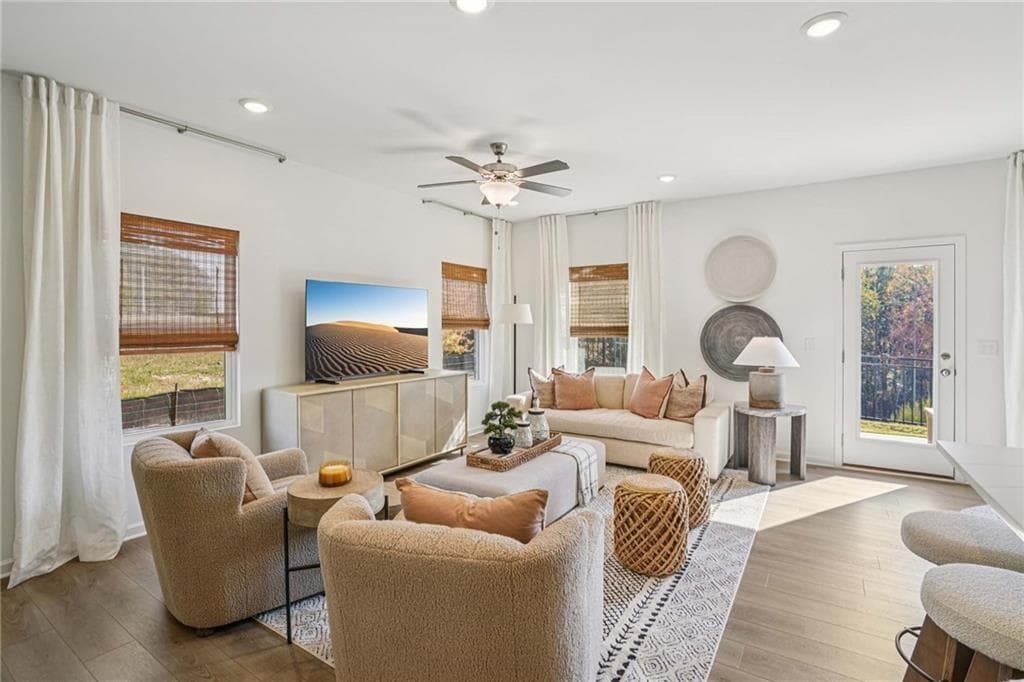 3 bedroom, 3 bathroom, 1,800 sq ft townhouse for sale at 6776 Armonia Drive, Mableton, GA 30126 — photo 2