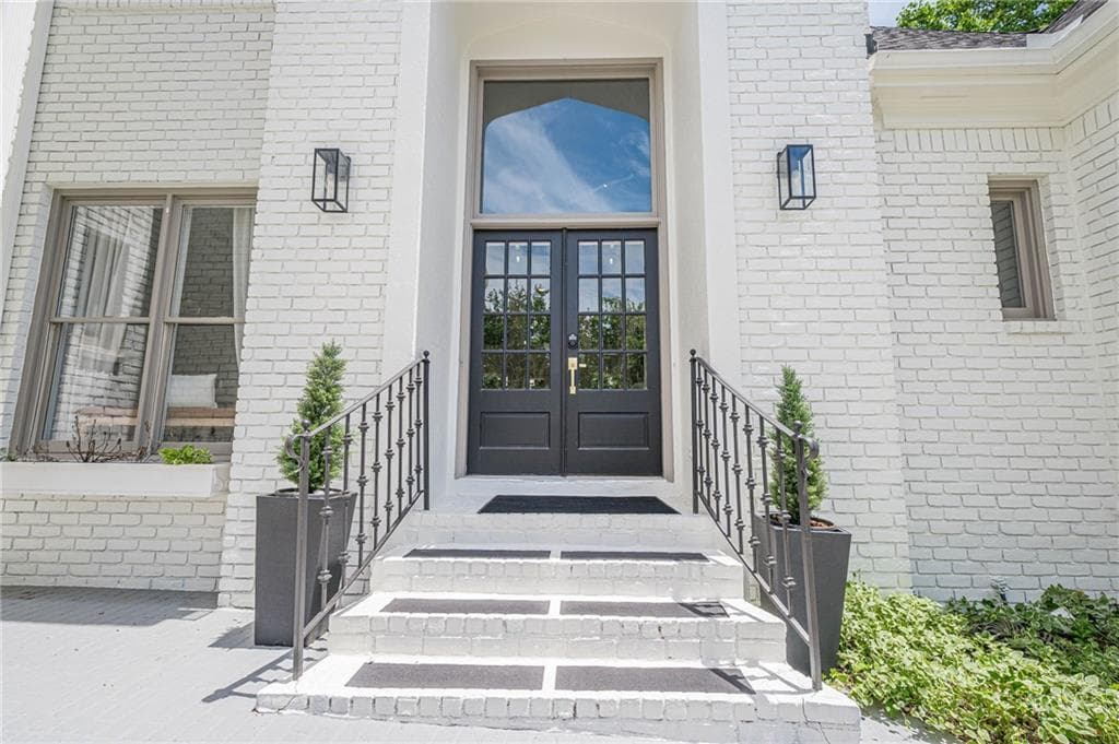 4 bedroom, 4 bathroom, 3,097 sq ft single family residence under contract at 745 Combee Way, Roswell, GA 30076 — photo 3