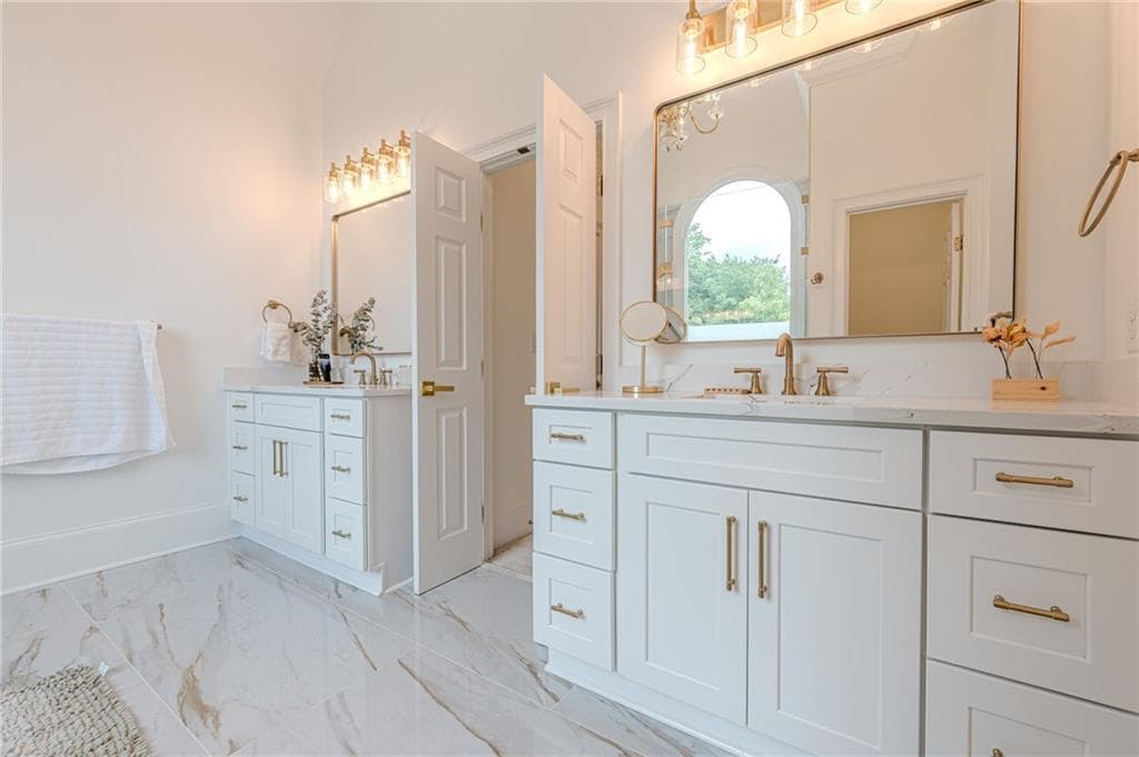 4 bedroom, 4 bathroom, 3,097 sq ft single family residence under contract at 745 Combee Way, Roswell, GA 30076 — photo 7