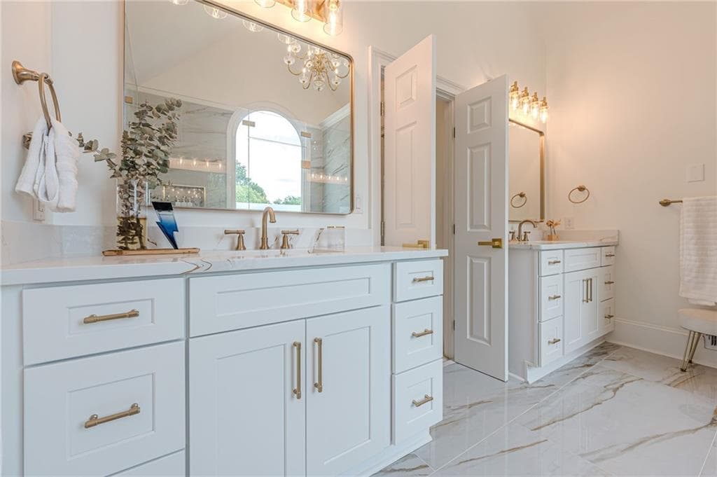 4 bedroom, 4 bathroom, 3,097 sq ft single family residence under contract at 745 Combee Way, Roswell, GA 30076 — photo 8