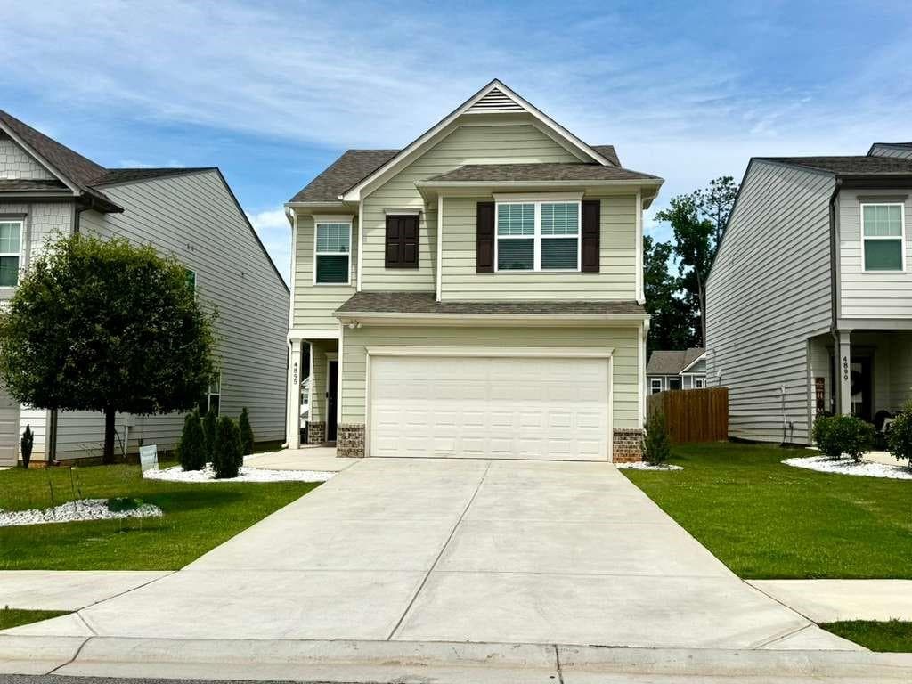 3 bedroom, 3 bathroom, 1,823 sq ft single family residence for sale at 4895 Hillstone Drive, Gainesville, GA 30504 — photo 1 of 25
