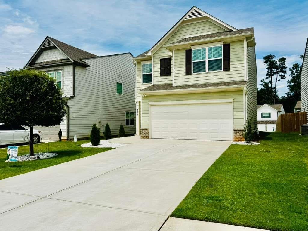 3 bedroom, 3 bathroom, 1,823 sq ft single family residence for sale at 4895 Hillstone Drive, Gainesville, GA 30504 — photo 2