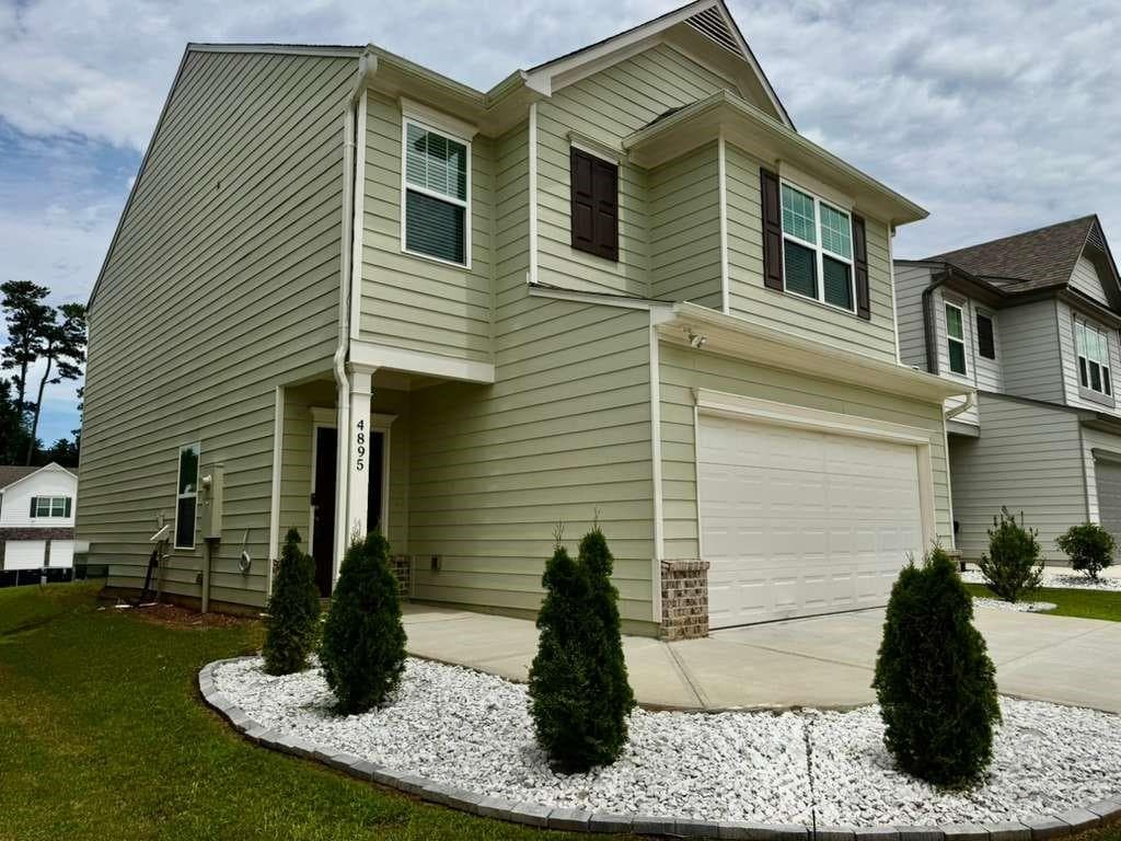 3 bedroom, 3 bathroom, 1,823 sq ft single family residence for sale at 4895 Hillstone Drive, Gainesville, GA 30504 — photo 3