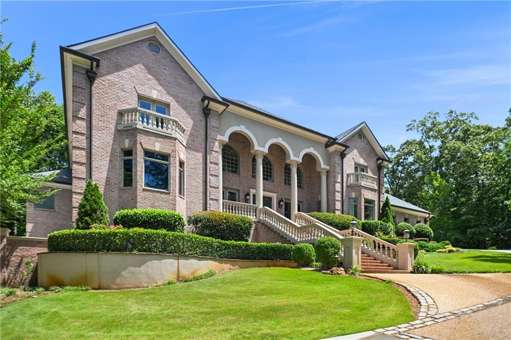7 bedroom, 10 bathroom, 13,249 sq ft single family residence under contract at 1680 Riverside Road, Roswell, GA 30076 — photo 3
