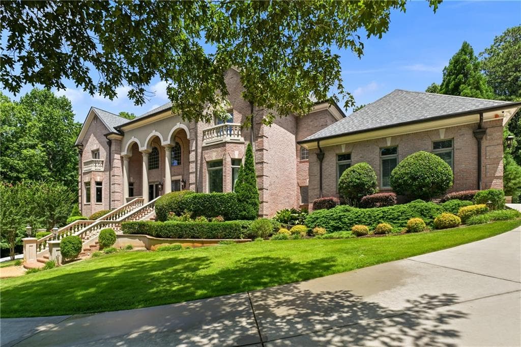 7 bedroom, 10 bathroom, 13,249 sq ft single family residence under contract at 1680 Riverside Road, Roswell, GA 30076 — photo 4