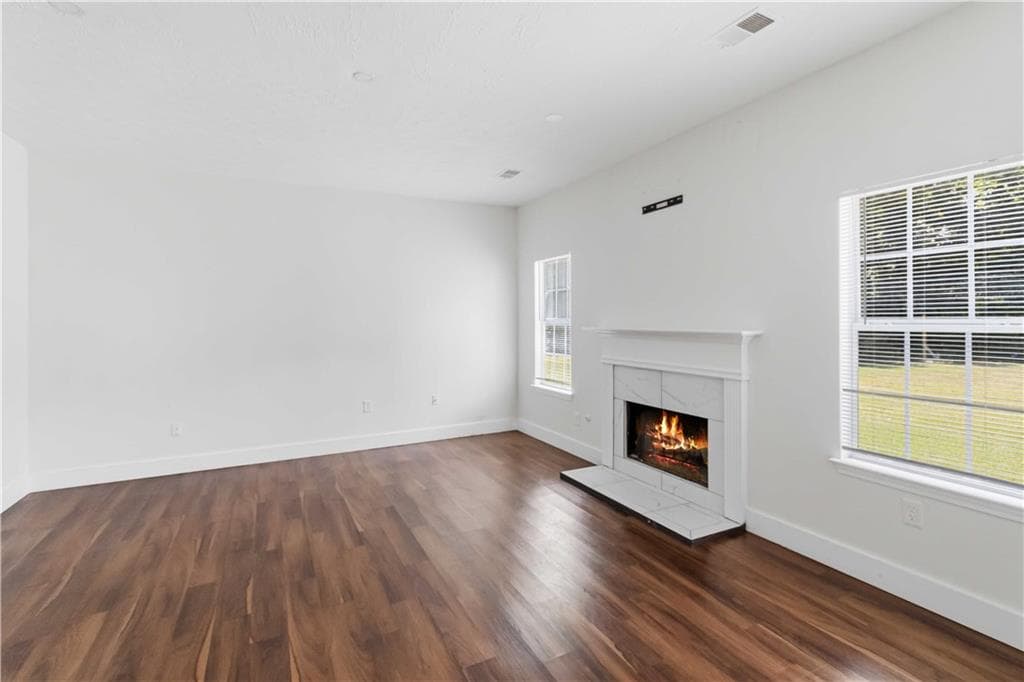 4 bedroom, 3 bathroom, 2,033 sq ft single family residence for sale at 2740 S Hills, Riverdale, GA 30296 — photo 9