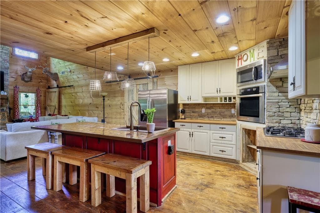 3 bedroom, 2 bathroom, 2,142 sq ft single family residence for sale at 651 Griffin Road, Cartersville, GA 30120 — photo 6