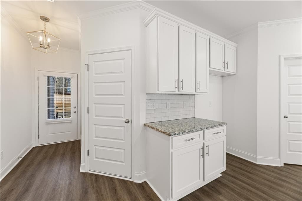 3 bedroom, 3 bathroom, 1,685 sq ft townhouse under contract at 6013 Silverbell Drive, Flowery Branch, GA 30542 — photo 2