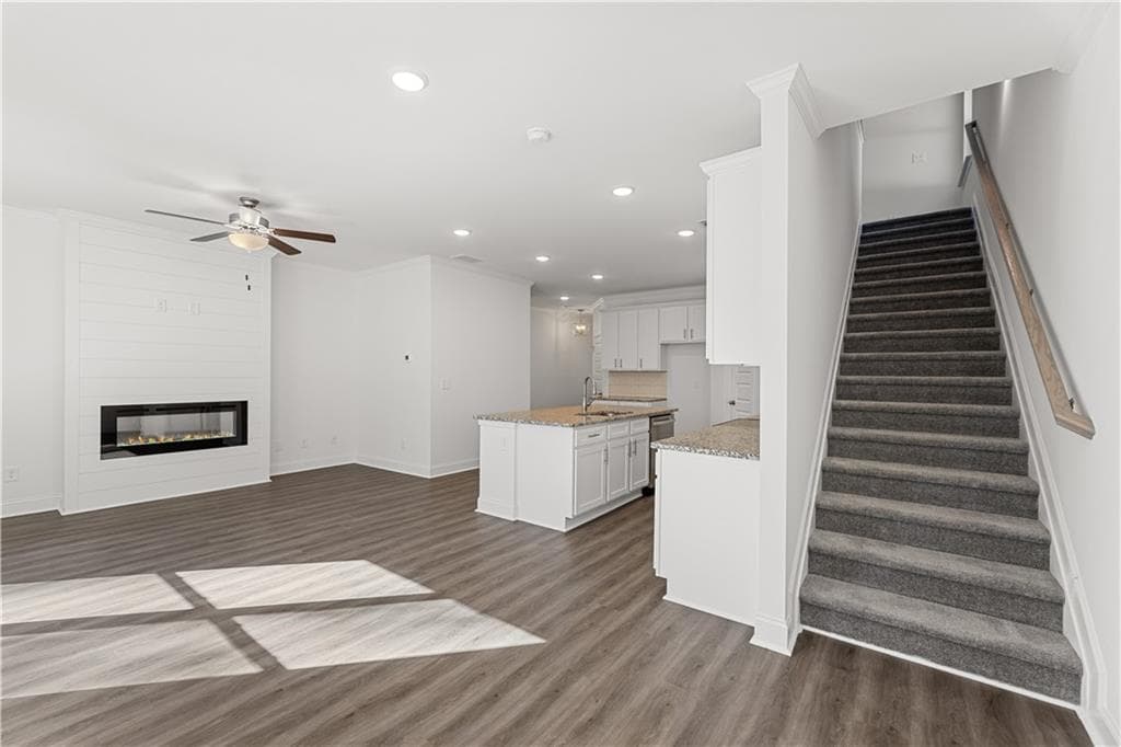 3 bedroom, 3 bathroom, 1,685 sq ft townhouse under contract at 6013 Silverbell Drive, Flowery Branch, GA 30542 — photo 10