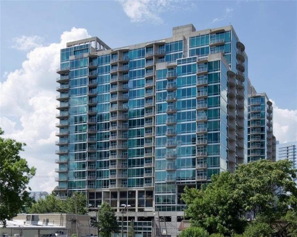 1 bedroom, 1 bathroom, 872 sq ft condominium for rent at 943 Peachtree Street 1018, Atlanta, GA 30309 for $2,125 a month — photo 1 of 15