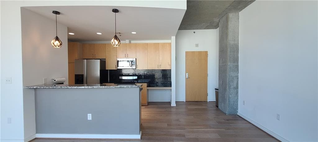1 bedroom, 1 bathroom, 872 sq ft condominium for rent at 943 Peachtree Street 1018, Atlanta, GA 30309 for $2,125 a month — photo 2