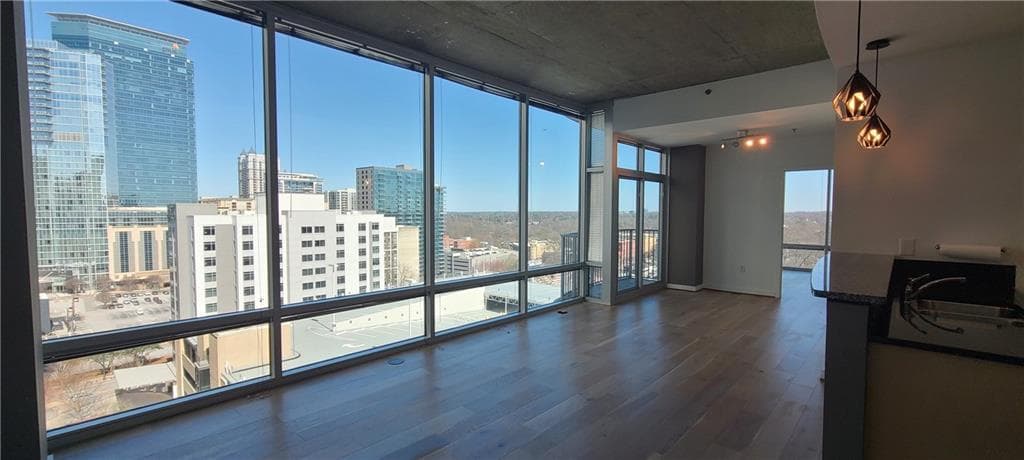 1 bedroom, 1 bathroom, 872 sq ft condominium for rent at 943 Peachtree Street 1018, Atlanta, GA 30309 for $2,125 a month — photo 4