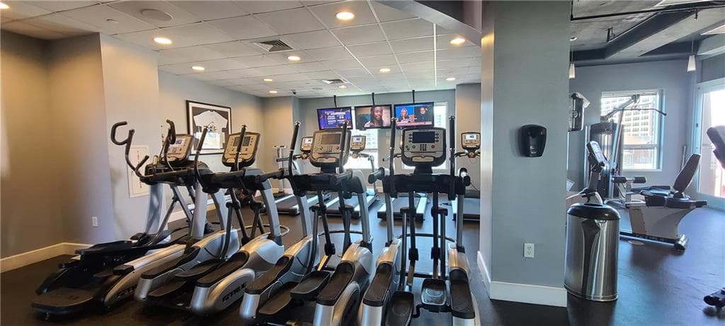 1 bedroom, 1 bathroom, 872 sq ft condominium for rent at 943 Peachtree Street 1018, Atlanta, GA 30309 for $2,125 a month — photo 10