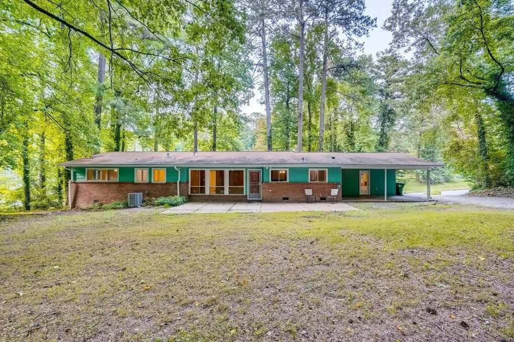 4 bedroom, 3 bathroom, 2,198 sq ft single family residence for sale at 2345 Country Club Lane, Atlanta, GA 30311 — photo 3