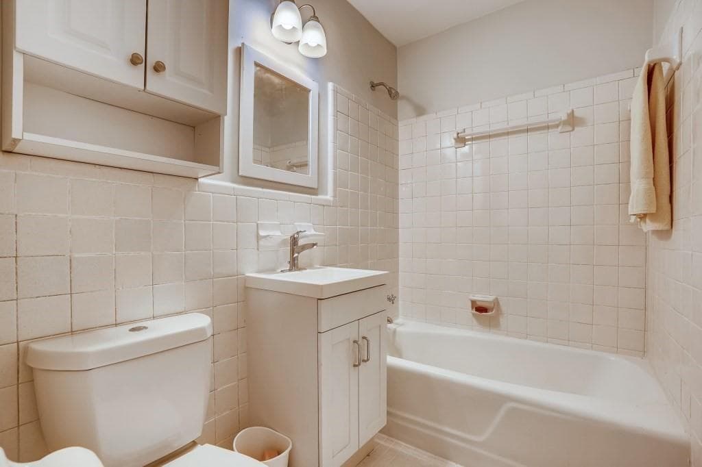 4 bedroom, 3 bathroom, 2,198 sq ft single family residence for sale at 2345 Country Club Lane, Atlanta, GA 30311 — photo 8