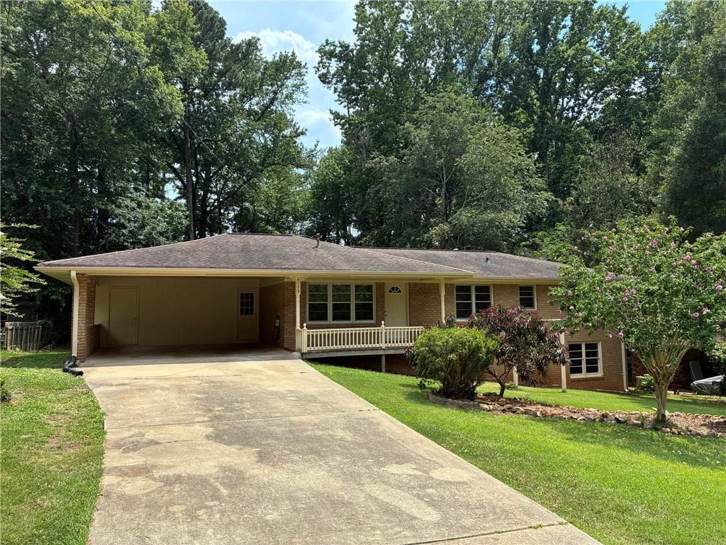 3 bedroom, 2 bathroom, 1,445 sq ft single family residence for sale at 6135 Queens Road, Douglasville, GA 30135