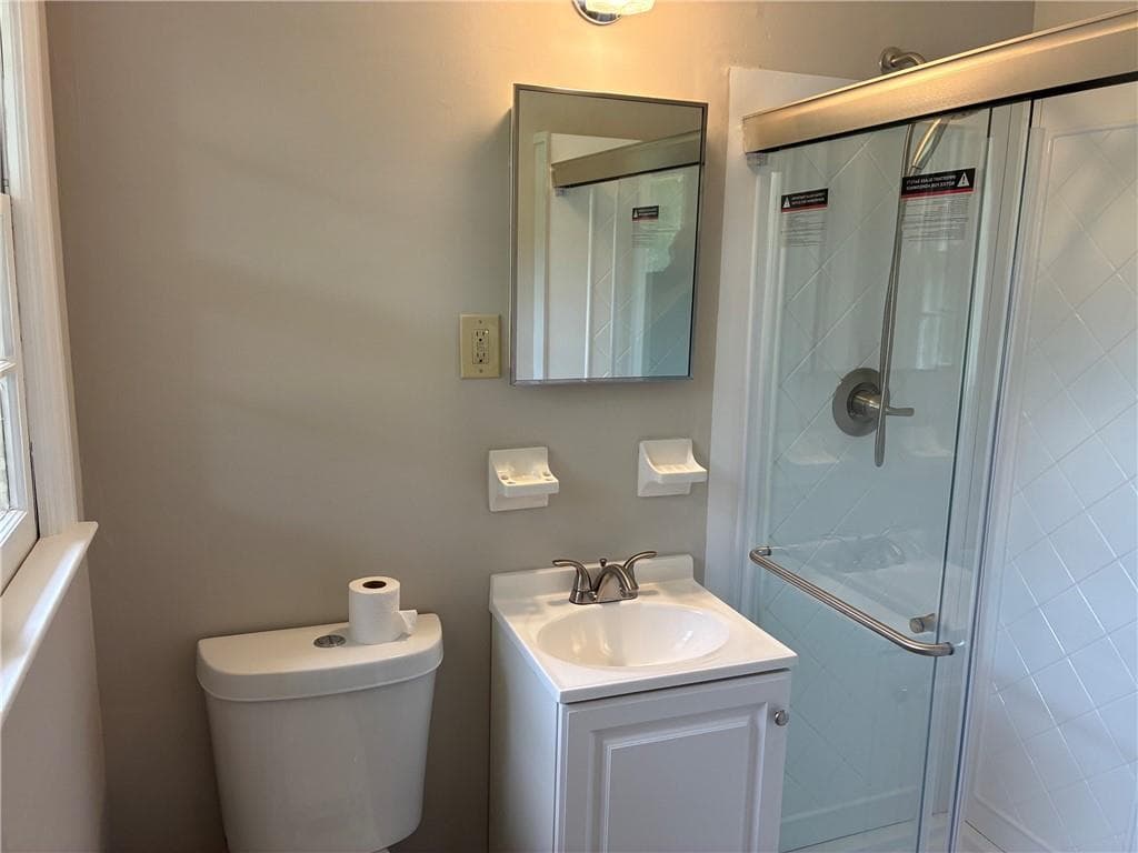 3 bedroom, 2 bathroom, 1,445 sq ft single family residence for sale at 6135 Queens Road, Douglasville, GA 30135 — photo 8