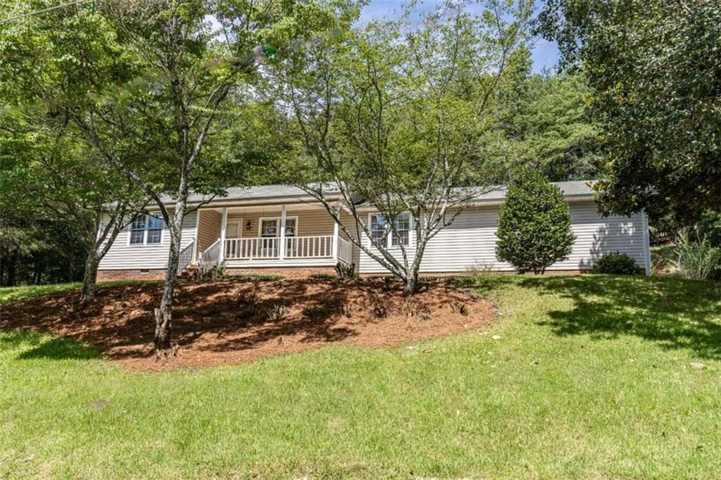 3 bedroom, 2 bathroom, 1,448 sq ft single family residence for sale at 36 Ramblewood Drive, Silver Creek, GA 30173