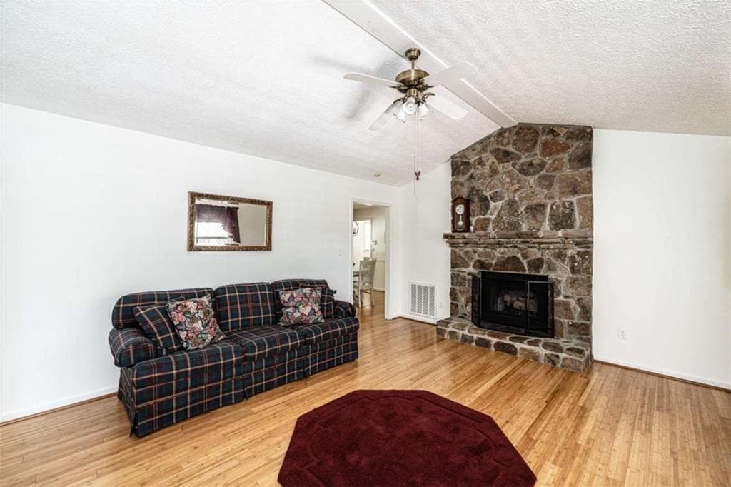 3 bedroom, 2 bathroom, 1,448 sq ft single family residence for sale at 36 Ramblewood Drive, Silver Creek, GA 30173 — photo 4