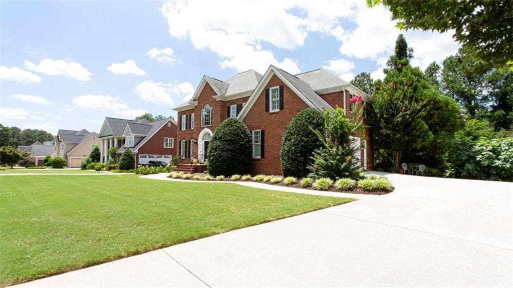 5 bedroom, 5 bathroom, 4,758 sq ft single family residence for sale at 2651 Brentford Lane, Snellville, GA 30078 — photo 7