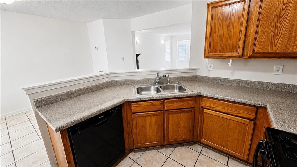 2 bedroom, 3 bathroom, 1,248 sq ft townhouse for rent at 1271 Vintage Pointe Dr, Lawrenceville, GA 30044 for $1,700 a month — photo 2