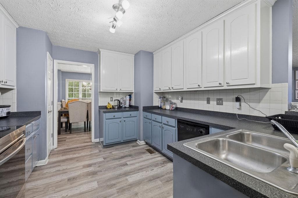4 bedroom, 3 bathroom, 3,300 sq ft single family residence for sale at 179 Summer Leigh Drive, Stockbridge, GA 30281 — photo 9