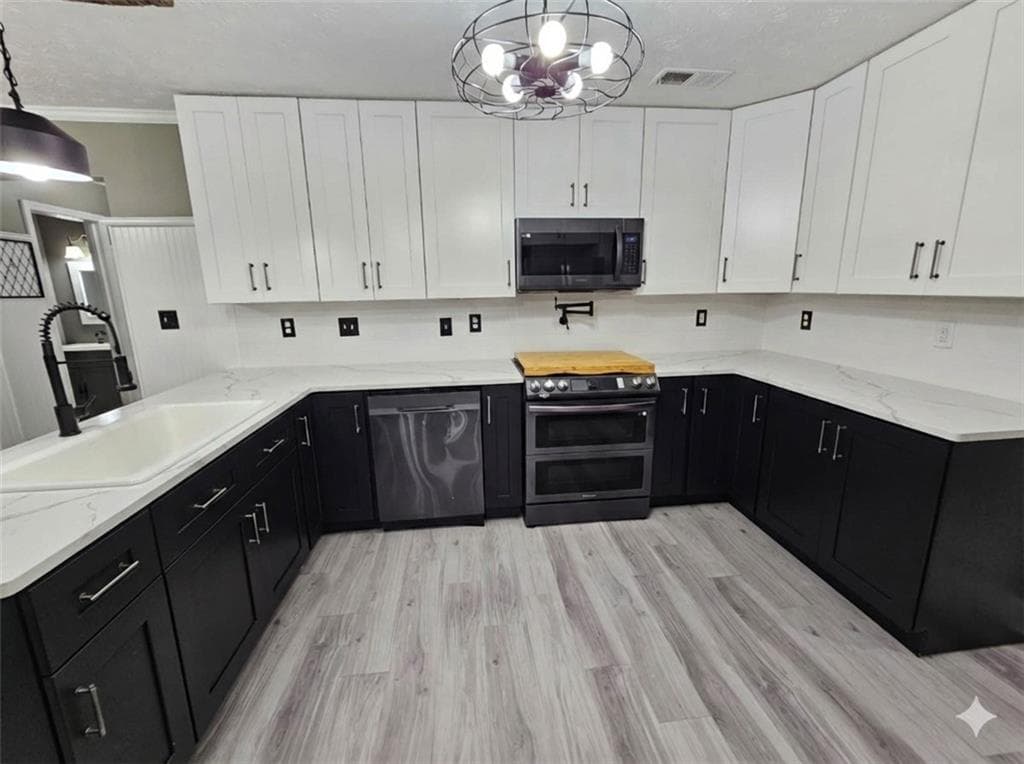 6 bedroom, 5 bathroom, 4,220 sq ft single family residence sold at 855 John Court, Lawrenceville, GA 30046