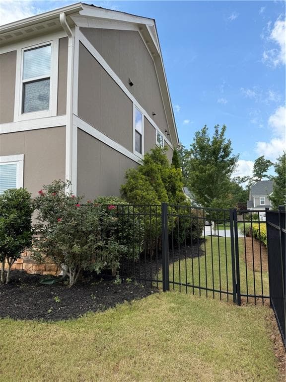 4 bedroom, 4 bathroom, 2,828 sq ft single family residence for sale at 2070 Birmingham Court, Cumming, GA 30040 — photo 5
