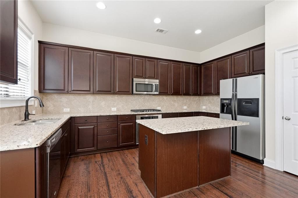 3 bedroom, 4 bathroom, 3,746 sq ft townhouse for sale at 3120 Sugarberry Lane, Atlanta, GA 30339 — photo 10
