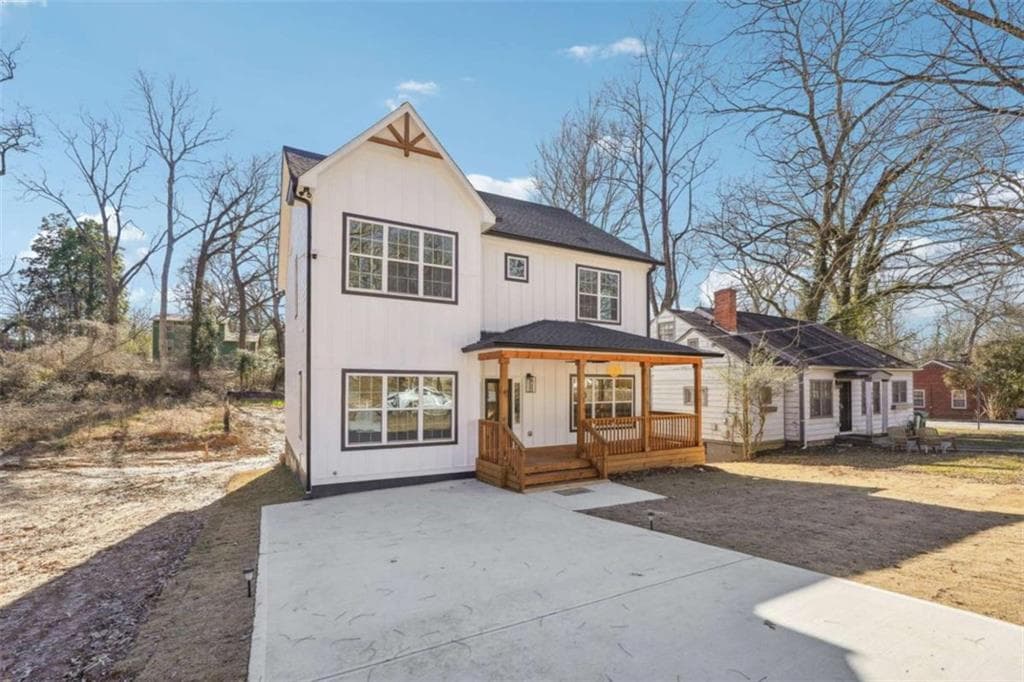 4 bedroom, 3 bathroom, 2,526 sq ft single family residence for sale at 1620 SW Derry Avenue, Atlanta, GA 30310 — photo 2