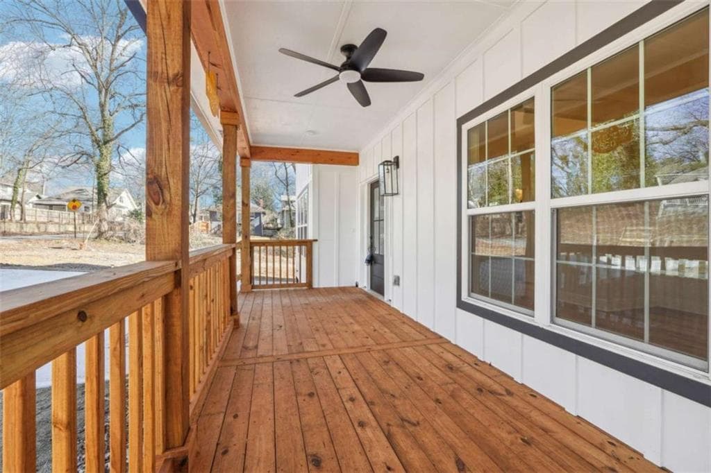 4 bedroom, 3 bathroom, 2,526 sq ft single family residence for sale at 1620 SW Derry Avenue, Atlanta, GA 30310 — photo 4