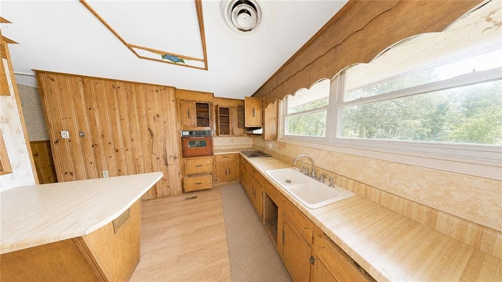4 bedroom, 3 bathroom, 1,958 sq ft single family residence under contract at 1850 Barnes Ferry Road, Macon, GA 31216 — photo 6