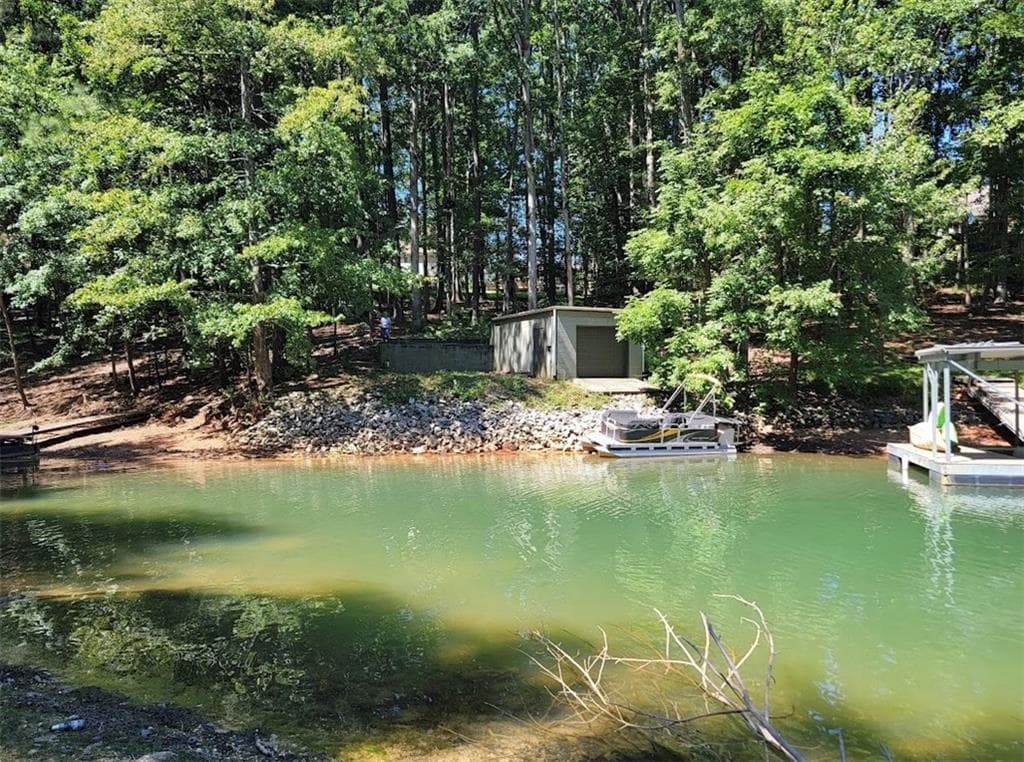 3 bedroom, 2 bathroom, 1,248 sq ft single family residence for sale at 6103 Lake Lanier Heights Road, Buford, GA 30518 — photo 2