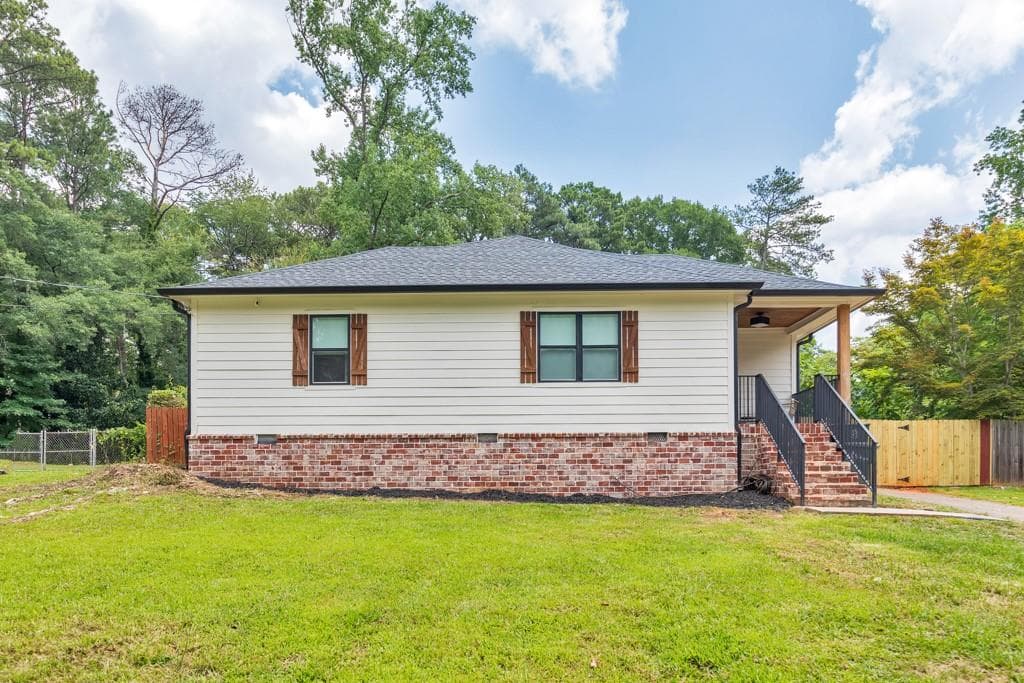 3 bedroom, 3 bathroom, 2,106 sq ft single family residence for sale at 235 Mathews Circle, Marietta, GA 30067