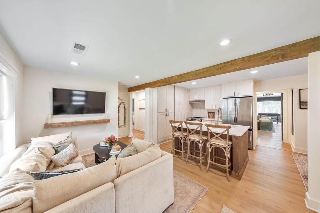 3 bedroom, 3 bathroom, 2,106 sq ft single family residence for sale at 235 Mathews Circle, Marietta, GA 30067 — photo 6