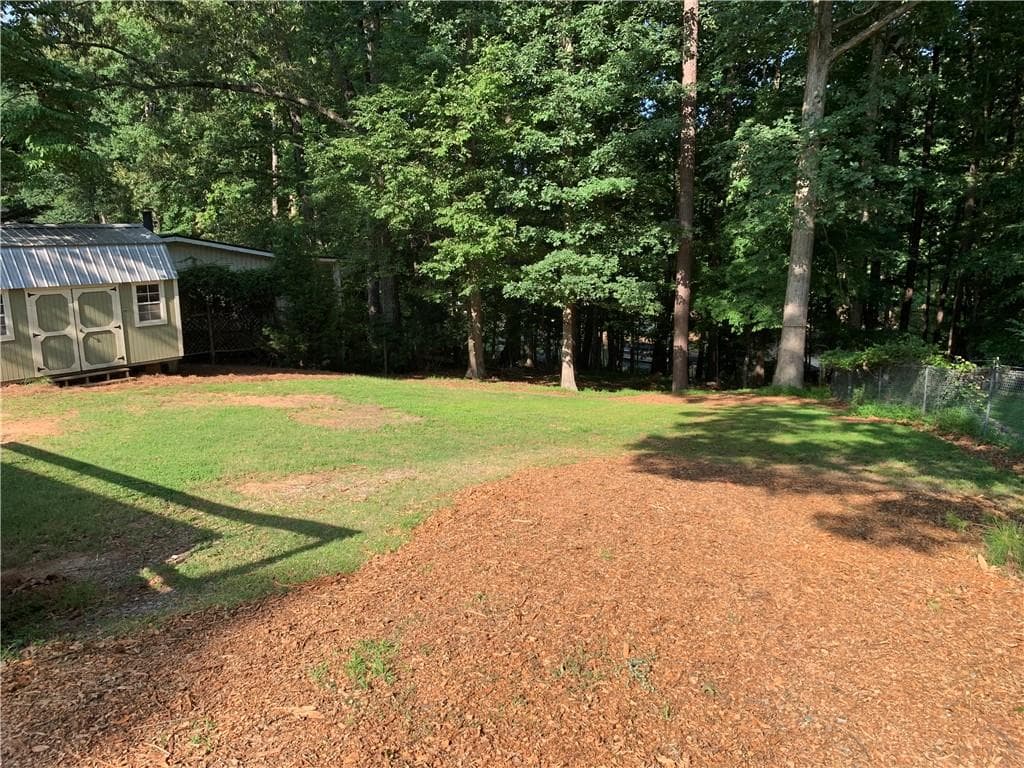 3 bedroom, 2 bathroom, 1,248 sq ft single family residence for sale at 6103 Lake Lanier Heights Road, Buford, GA 30518 — photo 8