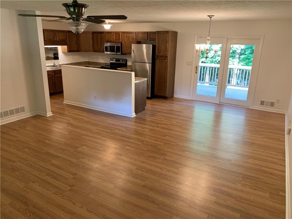 3 bedroom, 2 bathroom, 1,248 sq ft single family residence for sale at 6103 Lake Lanier Heights Road, Buford, GA 30518 — photo 10