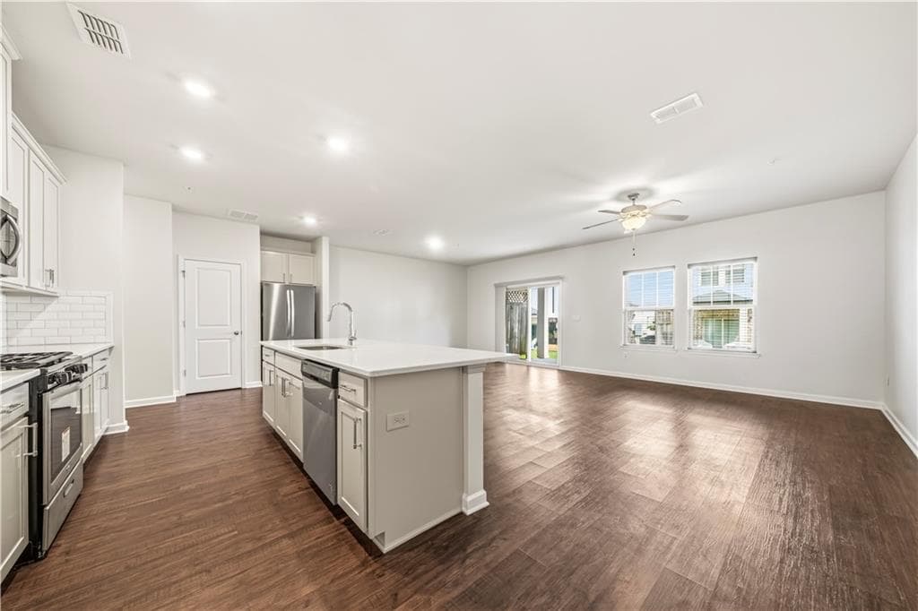 3 bedroom, 3 bathroom, 2,061 sq ft townhouse for sale at 1408 Flathead River Lane, Marietta, GA 30064 — photo 10