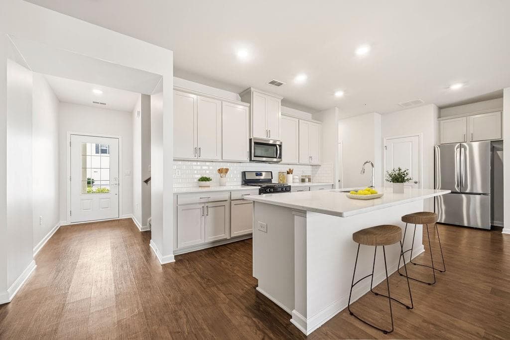 3 bedroom, 3 bathroom, 2,061 sq ft townhouse for sale at 1408 Flathead River Lane, Marietta, GA 30064 — photo 4