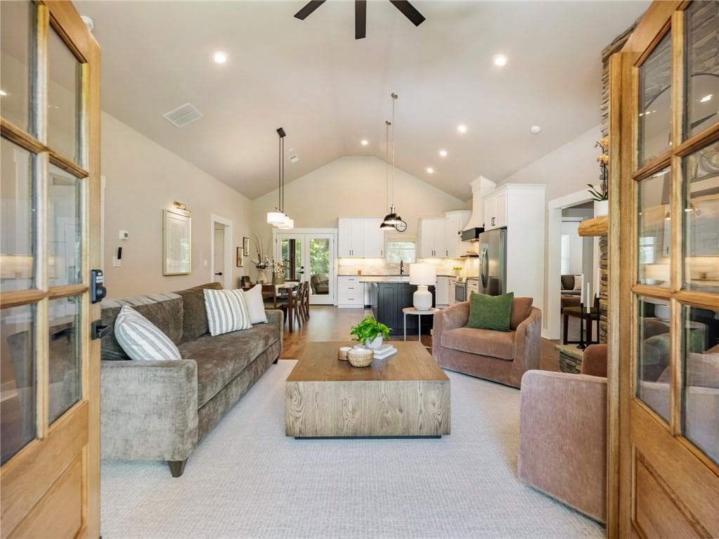 3 bedroom, 2 bathroom, 1,500 sq ft single family residence under contract at 1320 heads ferry Road, Cornelia, GA 30531 — photo 2