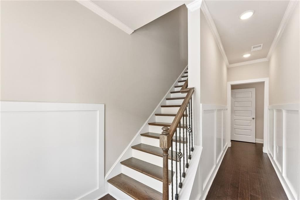3 bedroom, 3 bathroom, 2,619 sq ft condominium under contract at 2020 Manor Pointe Drive 19, Cumming, GA 30041 — photo 3