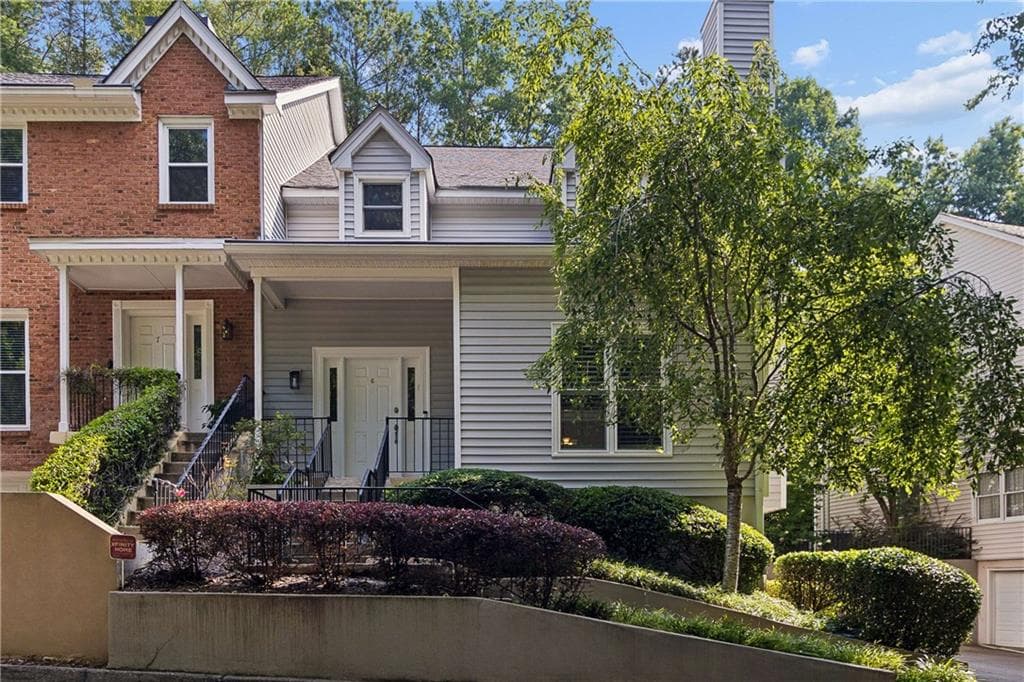 3 bedroom, 3 bathroom, 2,314 sq ft townhouse sold at 6 Forest Ridge Court, Atlanta, GA 30350
