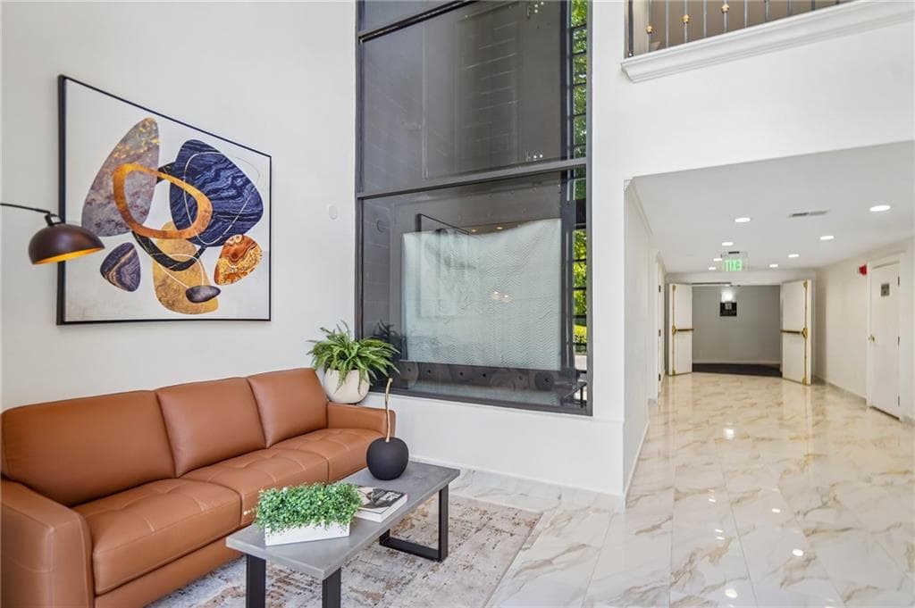 2 bedroom, 2 bathroom, 1,249 sq ft condominium for sale at 3308 Pine Heights Drive, Atlanta, GA 30324 — photo 5