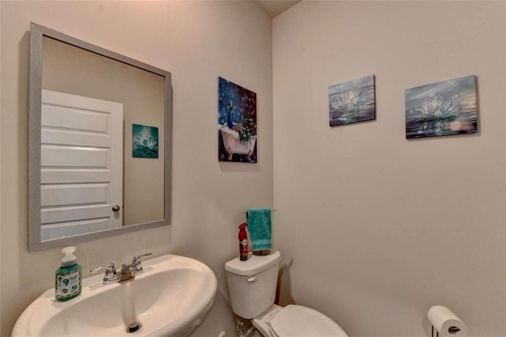 4 bedroom, 3 bathroom, 2,338 sq ft single family residence under contract at 147 Storm Lane, Hoschton, GA 30548 — photo 10