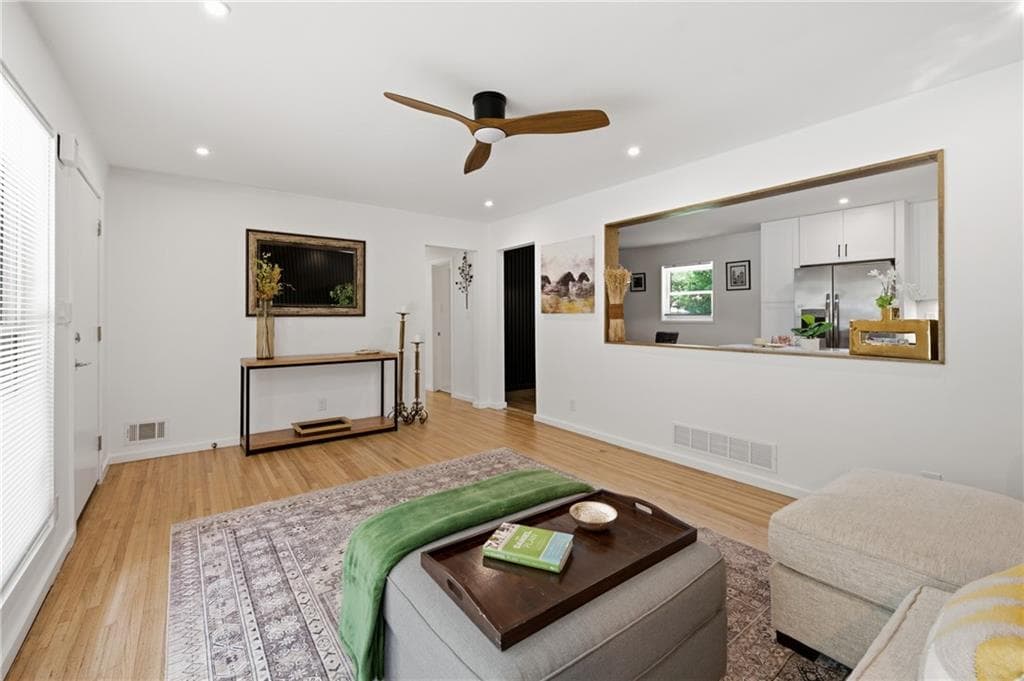 4 bedroom, 3 bathroom, 3,342 sq ft single family residence under contract at 2424 Hanford Drive, Atlanta, GA 30315 — photo 5