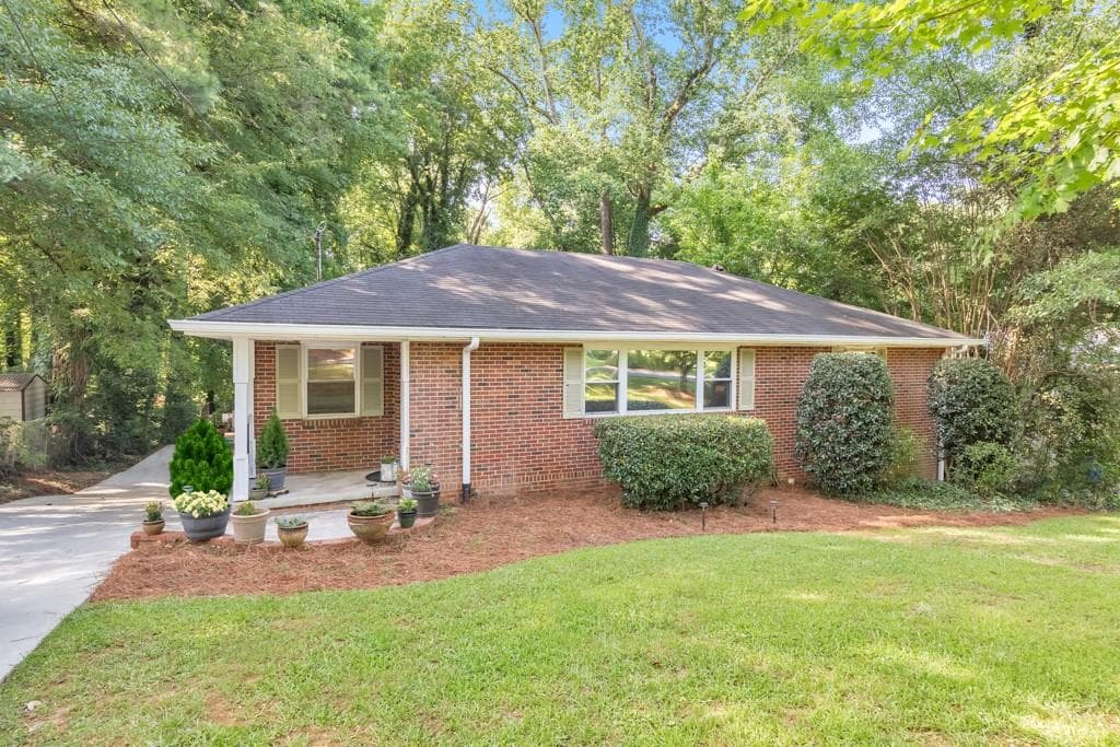 4 bedroom, 3 bathroom, 2,091 sq ft single family residence under contract at 798 Pinehill Drive, Smyrna, GA 30080 — photo 7