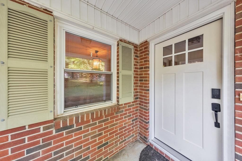4 bedroom, 3 bathroom, 2,091 sq ft single family residence under contract at 798 Pinehill Drive, Smyrna, GA 30080 — photo 8